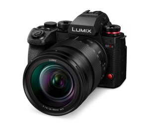   Panasonic Lumix S1 IIE + S 24-105mm f/4 Macro Kit, 5 év garanciával
