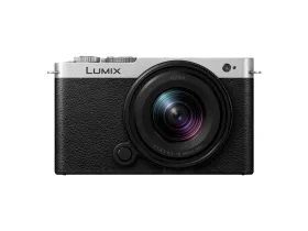   Panasonic Lumix S9 + S 18-40 mm f/4.5–6.3 kit, black/silver