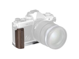   Smallrig 5563 L-Shaped Mount Plate with Wooden Handle for OM System OM-3