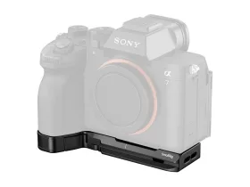   Smallrig 6033 rögzítőtalp AirTag rekesszel Sony Alpha 7 V, 7R V és 7 IV vázakhoz