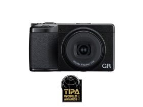 Ricoh GR IV kompakt fényképezőgép