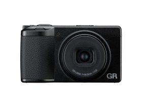 Ricoh GR IV HDF kompakt fényépezőgép