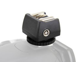 JJC JSC-8 középérintkezős vakupapucs adapter