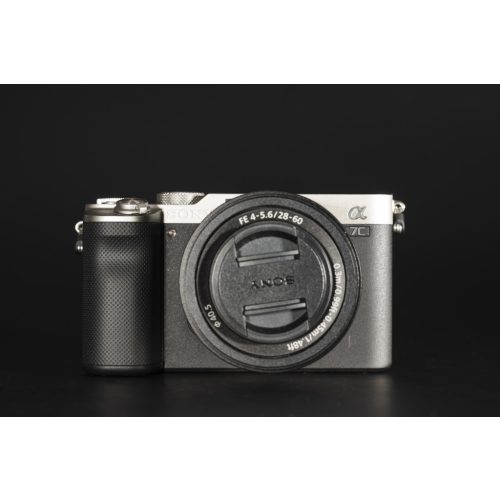Sony Alpha ILCE-7C ezüst + Sony FE 28-60mm objektív (Használt Termék)