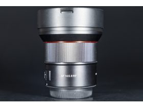 Samyang AF 14mm F2.8 RF + Lens station (Használt Termék)