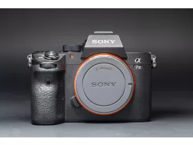 Sony Alpha 7III +  VG-C3EM (Használt termék)