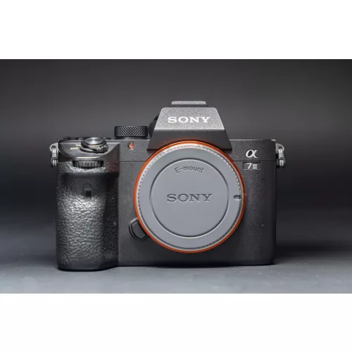 Sony Alpha 7III +  VG-C3EM (Használt termék)