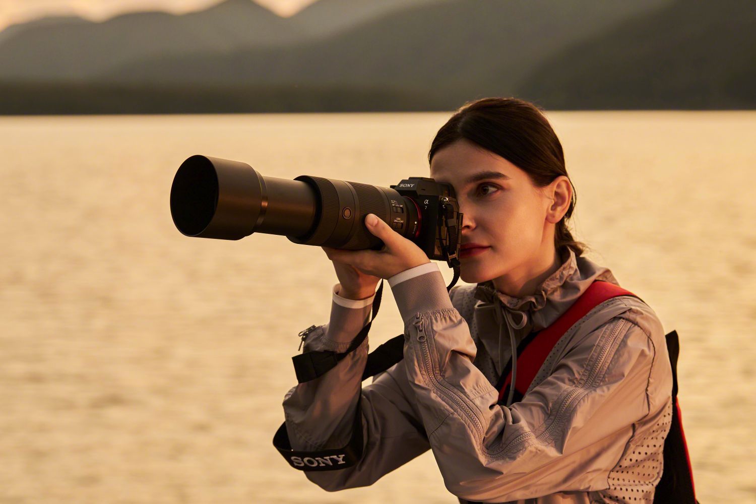 FE100-400MMF56-8OSS_Situfull.jpg